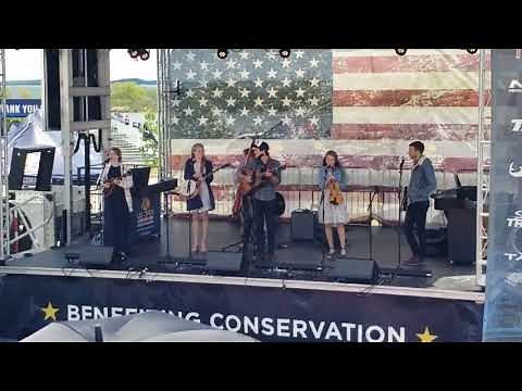 Gentle On My Mind - The Petersens Live at Lake Ray Roberts Texas #ThePetersens