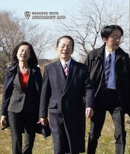 出雲麗音(篠原ゆき子)と杉下右京(水谷豊)と伊丹憲一(川原一久)