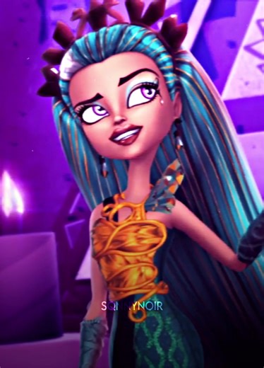 Nefera vs Cleo: Monster High Edit