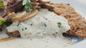 Michael D. Symon’s take on Chicken Fried Steak uses BBQ CHIPS in the breading for that perfect crispy, crunchy bite 🤤🥩 Stream more of #SymonDinners on Max! #StreamOnMax Get the recipe: https://foodtv.com/3OsXa5W | Food Network