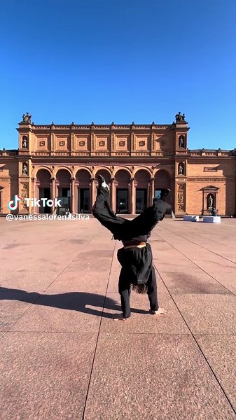Bald 2000 Breakdance Battle in Hamburg