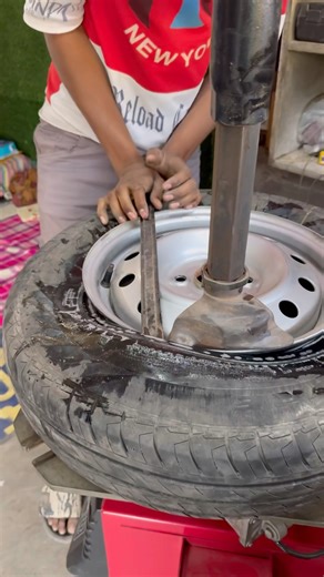 Tyre changer machine #tyer #tyrechanger #repairing #rajutyreripiarig120