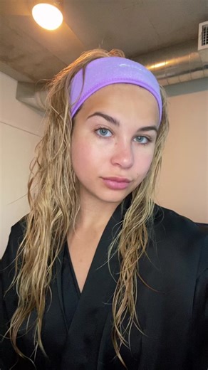 Gabrielle Moses: Makeup Reviews and Age Guessing