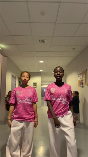 Dc:us @Y🇨🇮✨ @𝐃 💆🏽‍♀️🫆 on vous sort bientôt le Tuto #trend #prtoi #viral #fyp