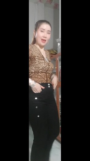 Leopard Print Outfit Inspiration and Styling Tips