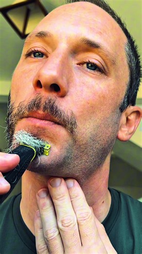 OneBlade Shaving Test: From Beard to Bare
