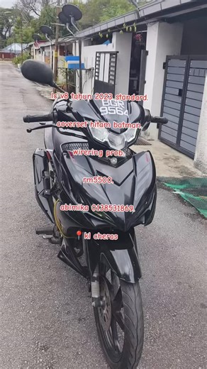 Abimikamotor 🛵 on Instagram: "💥 lc v8 hitam batman tahun 2023 standard 💥 🔹 Mileage meter problem. 🔹 Enjin smooth senyap lagi. 🔹 Kena cek wirering atau ecu. 🔹 Coverset hitam batman hly. 🔹 Spotrim Original tayar tebal. 🔹 Ekzos standard. 🔹 Blok head semua original lagi. 🔹 Jualan seadanya. 🔹 Arm hypertech. 📍Kl cheras 🤑 Rm5500 sahaja. 📱 0138531869 wasap sahaja. 🔥 Nak swap trade in pun boleh, janji plus duit on ✅ Sape2 nak jual motor pun bole roger abimika 🤙👌"