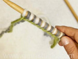 How to cast on with 3 colours