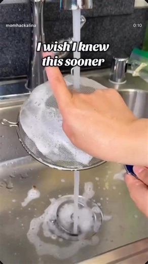 WAIT!! You have to try this 🤯 What age were you when you learned this kitchen hack?! This just made cooking faster, easier, and way less messy and I can’t believe I didn’t know it sooner. Saving this for every meal from now on 👀👇 #KitchenHack #CookingHack #FoodHack #KitchenTips #CookingTips #EasyCooking #QuickMeals #MealPrepHacks #TimeSavingHacks #BusyMomHacks #LifeHack #EverydayHacks #KitchenFinds #FoodieTips #HomeCooking #SmartCooking #CookingShortcuts #DinnerHacks #FoodPrep #HealthyCooking