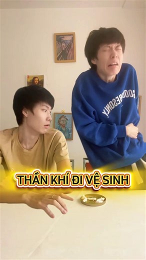 Spirits help with going to the toilet #funny #entertainment #shorts