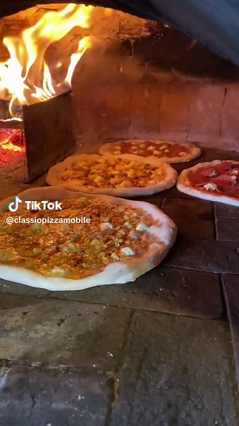 It’s alive! 🍕🔥 #pizza #classio #classiopizza #woodfiredpizza #woodfiredoven #pepperoni #cheese #tiktok #fyp #fypシ #instagram #CapCut