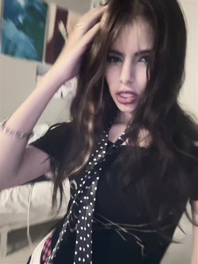 Dave's Hot Chicken Experience and Akaza's Preferences