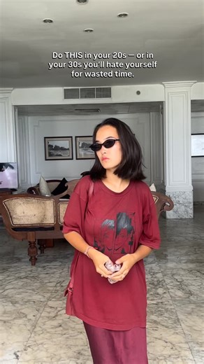 Eva🐉 How to become free and live a better life abroad on Instagram: "1. Learn how you actually work, not who you’re supposed to be. Most people never study themselves. They copy identities, goals, and lifestyles. Start paying attention to what gives you energy, what drains you, how you react under pressure, and what patterns repeat in your life. Self-knowledge becomes a compass when external rules stop working. 2. Build skills that give you leverage, not just credentials. Degrees don’t protect 