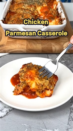 Easy Chicken Parmesan Casserole: Crispy, Saucy, & Weeknight-Perfect! Craving chicken parmesan without the hassle? This Weeknight Chicken Parmesan Casserole has all the flavor of the classic, layered into a saucy, cheesy, golden-topped bake! It's cozy, crunchy, and loaded with herby goodness – ready to win dinner tonight. Ingredients: 3 tbsp olive oil (divided) 1 bell pepper (diced) ½ yellow onion (diced) 2 garlic cloves (minced) 1 can (15 oz) plain tomato sauce 1 can (14.5 oz) diced tomatoes ½ c