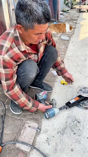 DON'T THROW IT AWAY! DIY Height Adjustable Work Stand