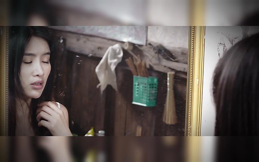 悲惨少年被变态医生变成女人