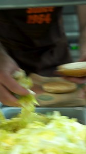 Neu bei dir: Burger King! Jetzt deine Lieblingsburger ganz einfach nach Hause bestellen! Einfach foodora App öffnen, bestellen und genießen! | foodora | Facebook