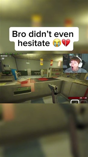 Bro didn't even hesitate 😭💔#clips #streamer #lumas #funny #funnymoments