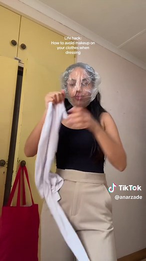Use a shower cap everytime you need to dress with makeup, game changer 😎 #lifehack #lifehackstiktok #makeuponclothes #makeuphack #southafricancontentcreator #anarzade