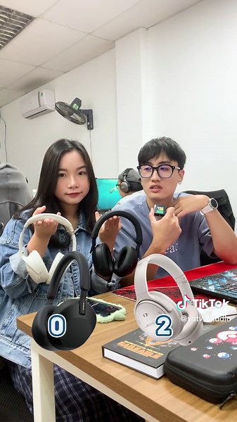 Chọn tai nghe: Sony WH-1000XM5 hay Bose QC45?