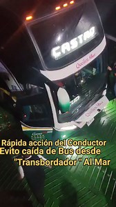 502K views · 3.9K reactions | #RFMINFORMA BUS A CASTRO SUFRE CAÍDA DESDE TRANSBORDADOR A CHILOÉ CANAL DE CHACAO . Hace instantes nos llega el registro audiovisual de falla en maniobra de Transbordador que provocó daños en un Bus Queilén que salió de Puerto Montt con destino a Castro. Esto ocurrió en Pargua en el Cruce a Chacao No se reportan heridos solo un gran susto | RadioFiesta Mix 107.1 | Facebook
