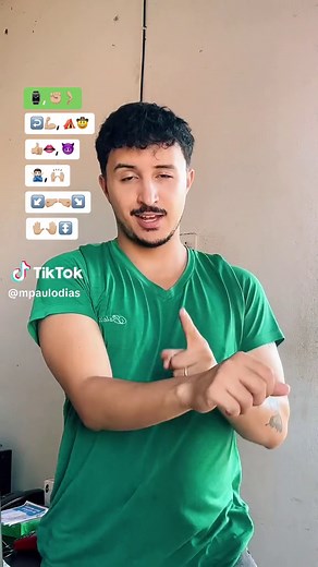 Quem lembra dessa? 🥹 #tutorial #dancetutorial #funk #SO #EmojiDance Meia-noite ela sai