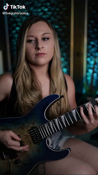 Alyssa Day: Electrifying Guitar Solos Live