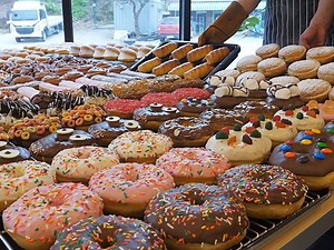 10,000 are sold every day Crazy Quality! American Style Handmade Donuts - Korean street food | My Pub