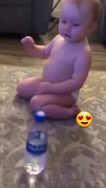 babasının yapamadığını ilk denemede yapak bebek ve şaşkınlığı #bebekvideo #bebekviral #bebekchallenge #etkileşim #keşfet