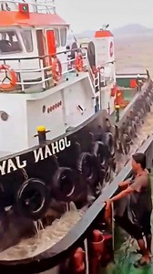 Indonesian-registered tugboat m/tug TB. JOHAN JAYA 166 166 struggles with heavy waves in the Java sea. #ship #submarine #shipbuilding #ShippingContainers #cruiseship #cruiselife #shiplife #reelsviralfb #shiplaunch #shipspotting #shipspotter #oiltanker #oiltankership #containership #cargoship #oceanwaves | Sea Lesson