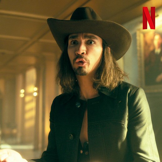 10 minutes dans la nouvelle saison d’Umbrella Academy et ça part déjà en dance battle sur Footloose. On adore. 💃🪩🕺 Umbrella Academy saison 3, c’est dispo. | Netflix
