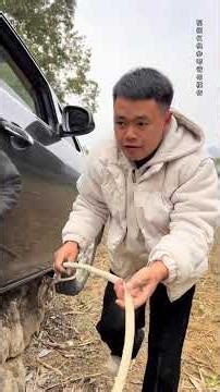 Self-rescue tutorial for front-wheel drive vehicles when a front wheel falls over a bump. Novice