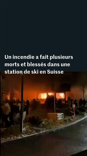 Un incendie s’est déclaré dans un bar, dans la station de ski suisse de Crans-Montana, pendant qu’une soirée y rassemblait plus d’une centaine de personnes pour le Nouvel An. Plusieurs dizaines d’entre elles sont « présumées mortes », selon la police locale. Une centaine de blessés, grièvement touchés pour la majorité d’entre eux, ont été pris en charge par les secours. | Le Monde
