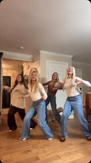 Rylee Arnold on Instagram: "The gang is back together 🫶🏼🥹"