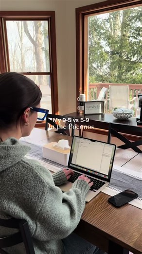 It’s called balance ✨ Who says who you can’t take a midweek vacation and still be productive? Enjoy your work from home day & your wind down at The Lookout. Book direct at www.gowanderhome.com. #wanderhome #airbnb #vrbo #vacationrental #poconos #poconosweekend