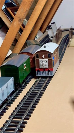 Thomas and Toby on the new layout 🥰 #thomasandfriends #thomasthetankengine