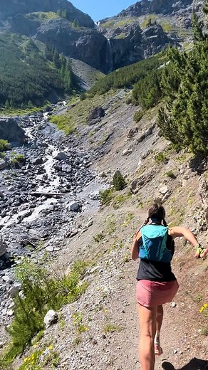Dr. Elena Lopez 🇨🇭 Sports Doctor & Ultrarunner on Instagram: "We might be bleeding out of an open fracture and people will still only be concerned about our knees! 😂😂😂 #trailrunninglife #runningmeme #visitswitzerland #swissalps #steilisgeil #ultrarunning"