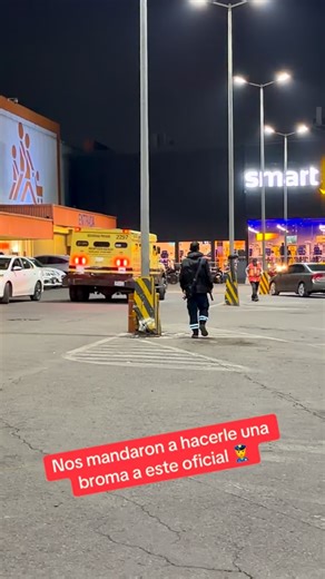 Nos mandaron a hacerle una broma a este oficial y esto pasó 😂#humor #viral #risa #bromas #troll | Papito chulo oficial