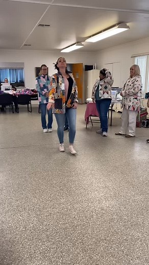 21K reactions · 1.1K shares | Laura Jacket class success at the Quilt Corral!! So proud of everyone’s hard work making such lovely jackets!! *The pattern is called the Laura Jacket by Melly and Me. | Quilt Corral | Facebook