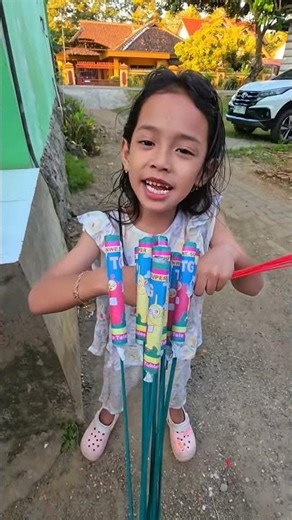 Risa punya kembang api kecil #comedy #comedy #harusberanda #funny #shorts #fypyoutube #ytshorts