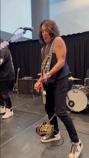 starchild n god of thunder 🤟 #kiss #kissband #musicrock #genesimmons #paulstanley #classicrock