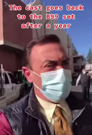 Brooklyn Nine-Nine Cast Reunites on Set After a Year