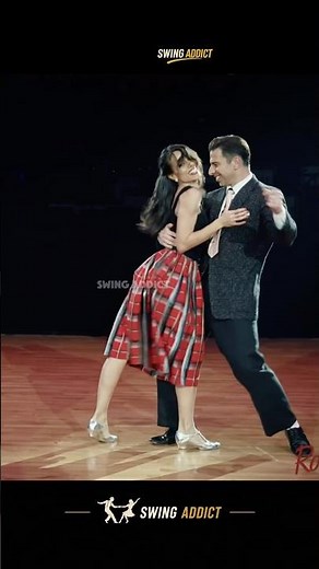 Good Vibes Only with This Swing Dance ❤️ #swingdance #boogiewoogie #danceshorts #classicdancemusic