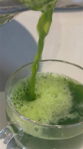 Freshly cut wheat grass juice preparation 🌱#grass #homemade #cooking #vlog #youtubeshortscreator