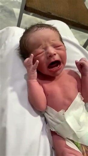 cute baby reaction #shortvideo #shortsfeed #trendingshorts #baby #cute #shorts #trend #shortvideo