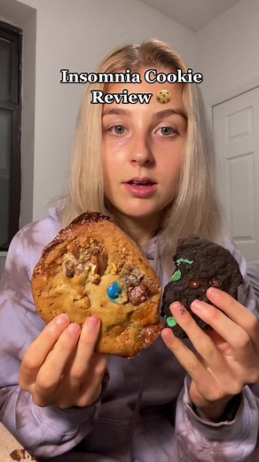 Insomnia Cookie Review: Mint Chocolate Chip Flavor