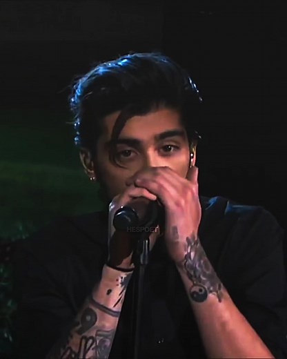 Zayn Malik One Strand Hair: Iconic VMA Moment