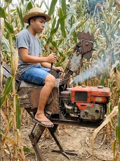 Robot ayam ,di kebun jagung ,mesin disel ,asap hitam #ai #robot #future #technology #2026