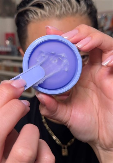 so smoothing and cooling!! 😍 @Milani Cosmetics #makeup #beauty #beautytips #makeuphacks #primer