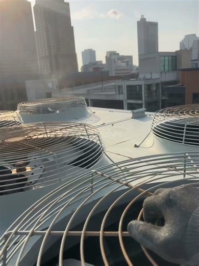 Condenser fan motor fried 😵‍💫 #hvac #commercialhvac #rtu ￼